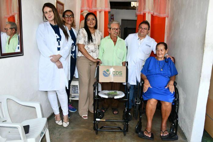 Secretaria de Saúde de São Miguel dos Campos realiza entrega de cadeiras de rodas, cadeiras de banho e andadores