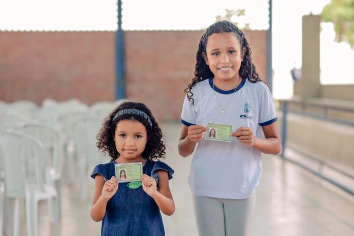 Prefeitura de Atalaia emite para mais de 230 alunos a primeira via da carteira de identidade