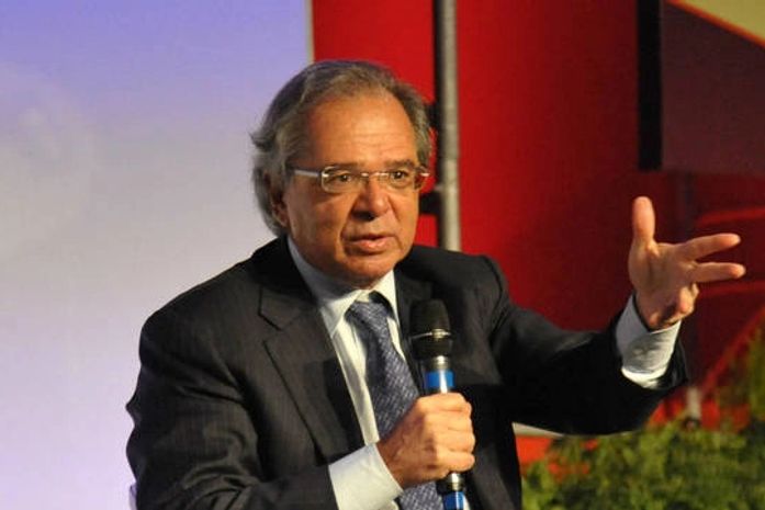 Paulo Guedes promete gás 50% mais barato e Marx quer saber como