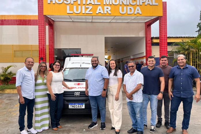 Matriz de Camaragibe ganha mais uma ambulância, fortalecendo atendimento à população