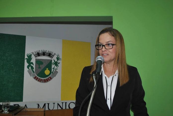 Aurélia Fernandes está indefinida no seu futuro politico em Arapiraca