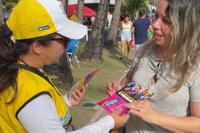 Segurança Pública promove ação sobre o Celular Seguro na orla de Maceió