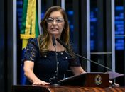 JHC usa a mãe para se defender de suspeita