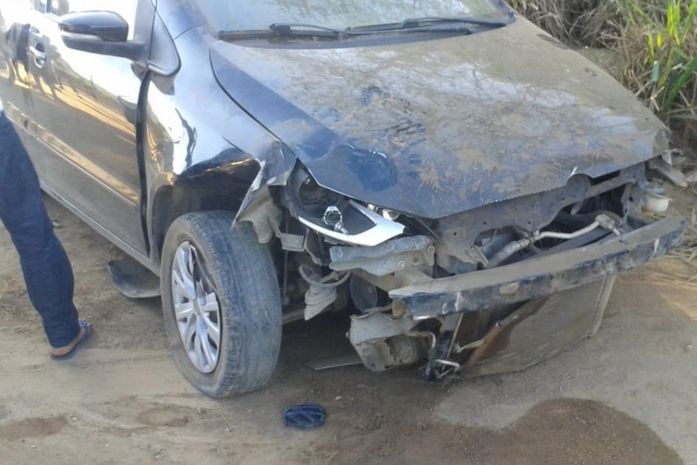 Criminoso colidiu o veículo com uma carroça de burro