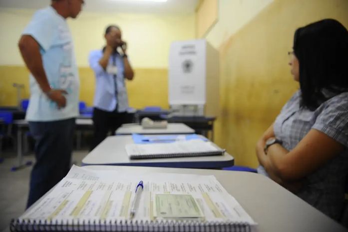 Mesários têm papel fundamental na garantia do processo eleitoral