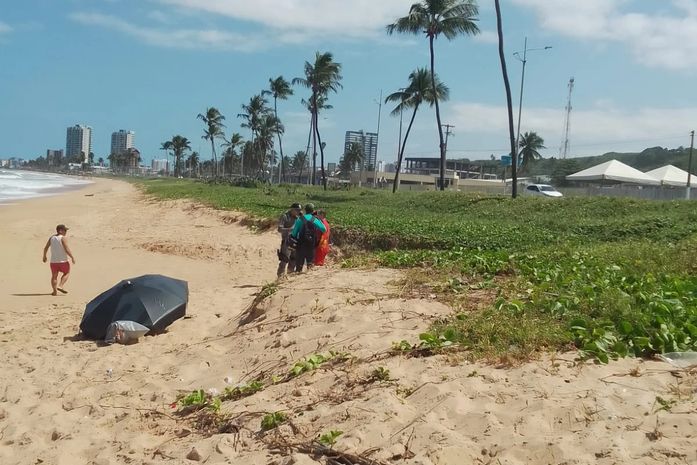 Atleta morre afogado após passar mal durante competição na Praia de Jacarecica, em Maceió