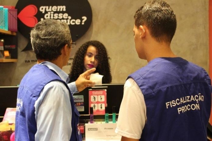 Fiscalização é focada em lojas de roupas, calçados, maquiagem, perfumarias, bijuterias