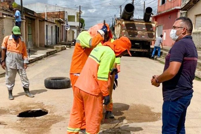 Luciano Marinho elogia mutirão de limpeza no Cidade Universitária e cobra melhorias para terminal de ônibus do Village Campestre II