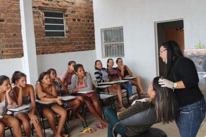 Mulheres do Olho D'Água dos Cazuzinhas são beneficiadas com curso de beleza em Arapiraca