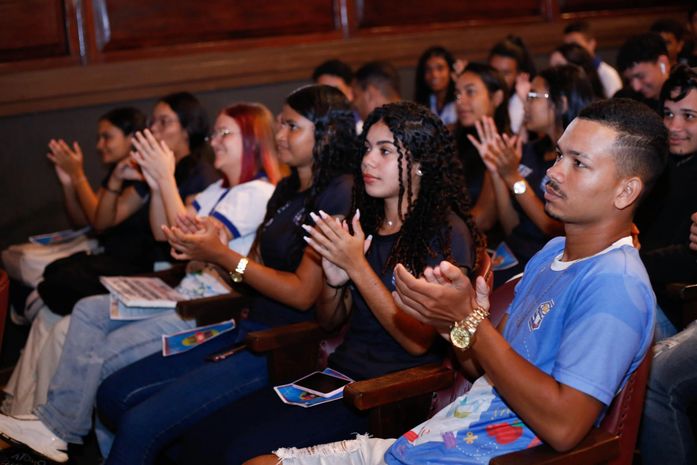 Foca no Enem: Alunos da rede estadual de Maceió participam de aulão preparatório nesta segunda