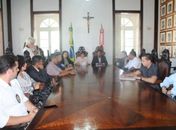 Assinatura da portaria contou com a presença de diversos representantes do movimento LGBT no Estado