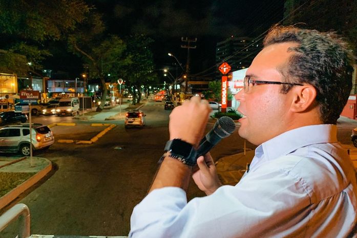 Davi Maia presta contas do mandato em ruas de Maceió