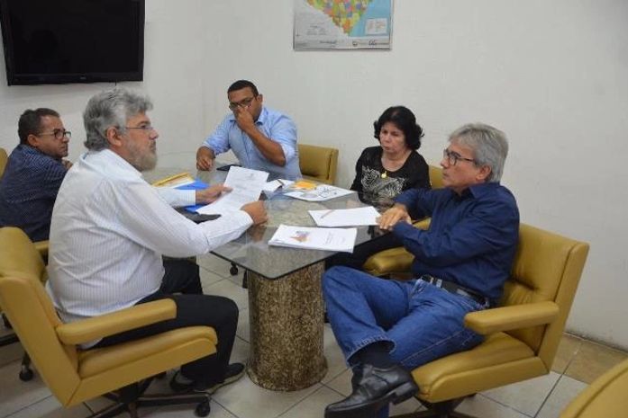 Prefeitura estava há 10 anos sem pagar a Casal; prefeito negocia o rombo