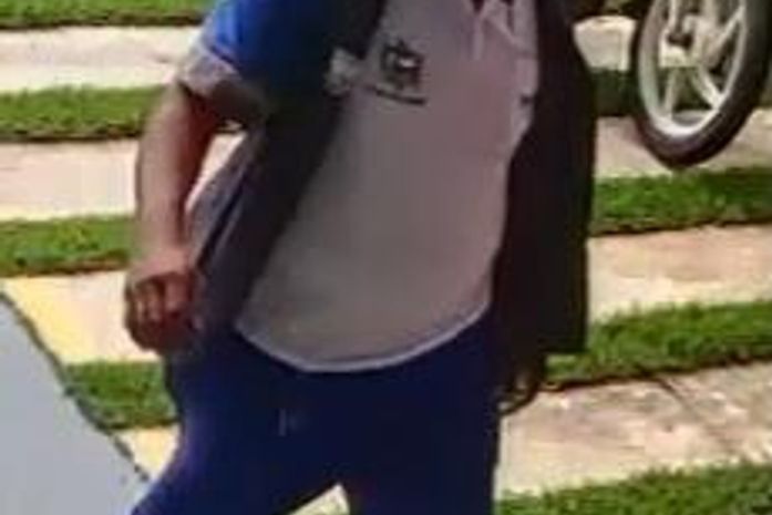 Homem com farda do Estado furta hidrômetro de galeria comercial na Gruta de Lourdes