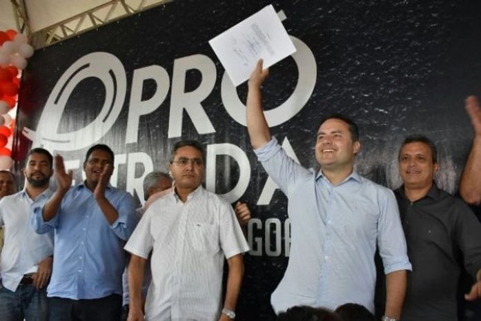 Governador Renan Filho em evento na cidade de Pindoba