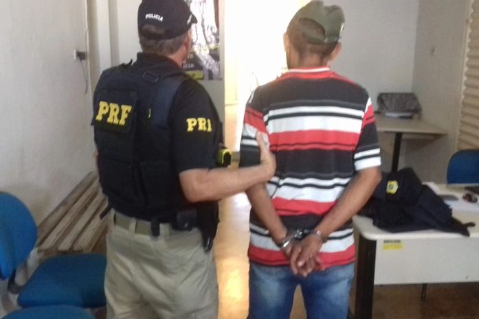 Dois homens foram presos por embriaguez ao volante, trafegando pela BR 316