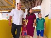 Leandro Silva, prefeito que mantém os filhos na rede municipal de ensino, em Junqueiro