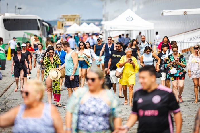 Maceió recebe mais de cinco mil turistas no segundo navio da temporada de cruzeiros 2023/2024