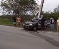 Colisão de carro de passeio contra poste deixa uma pessoa morta, na AL-220