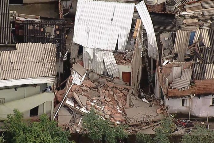 Prédio de 4 andares em construção desaba no Aglomerado da Serra, em BH
