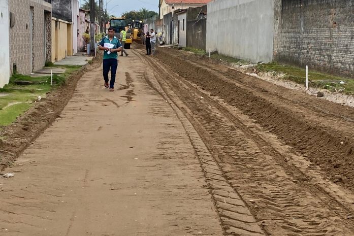 Parceria entre Governo e Prefeitura leva asfalto ao Jardim São Francisco em Penedo