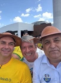 Passagem de Flávio Bolsonaro por Alagoas ficou muito aquém do esperado pelo seu grupo