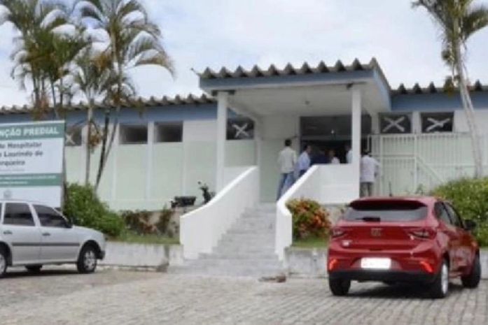 Paciente denuncia nas redes sociais situação de hospital fechado à noite, razão de não ter sido atendida