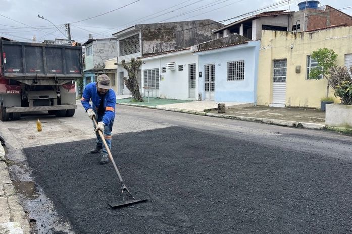 Com mais de 4 mil toneladas de asfalto, operação Tapa-buraco atinge recorde de intervenções em Maceió


