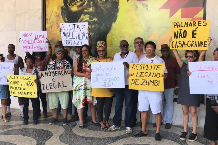 Jair Messias deu um passo atrás e desnomeou, Sérgio Camargo da presidência da Palmares.