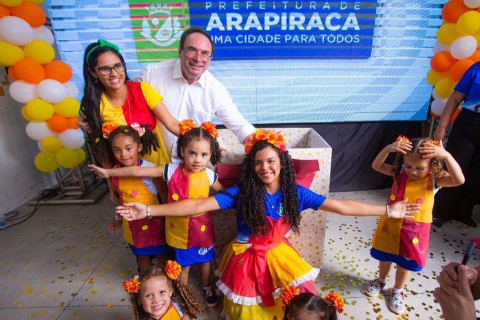 Luciano entrega creche no Planalto e anuncia mais 8 centros de educação infantil em Arapiraca