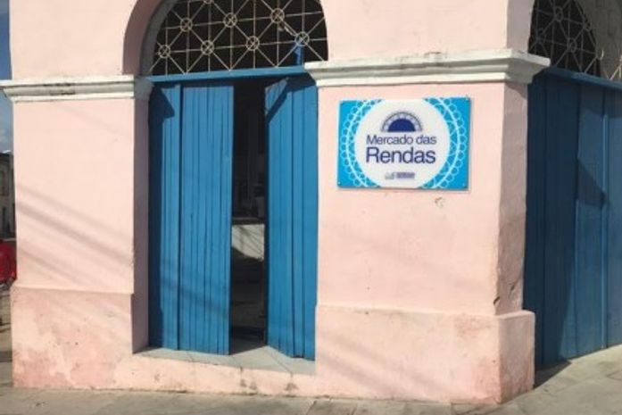 Suspeito escreve PCC no local do crime, após assalto