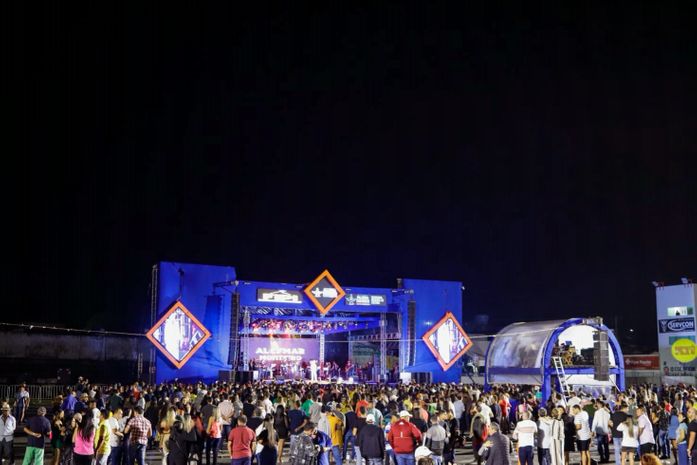 Santanna e Alcymar empolgam fãs na primeira noite do FIPI; Raimundo Fagner é a atração deste domingo (14)
