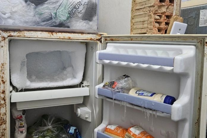 Bar é interditado na Jatiúca: mofo nas paredes, produtos estragados e fora da validade