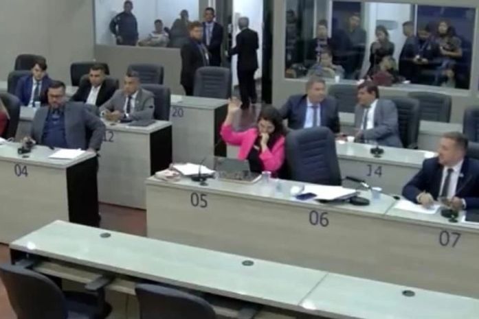 Teca Nelma é única parlamentar a votar contra aumento salarial dos vereadores em Maceió