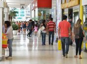 Vendas do varejo crescem 0,7%, revela pesquisa do IBGE