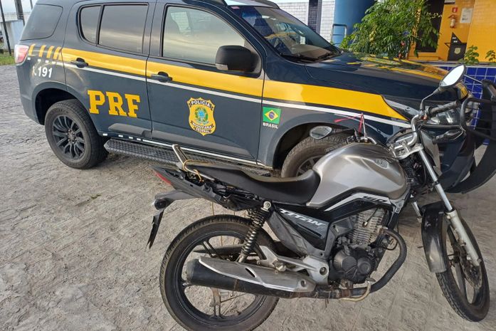 Em apenas um dia, PRF apreende três veículos e prende condutores por receptação e porte de drogas em Alagoas