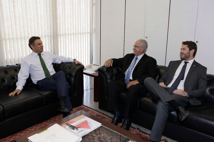 Rogério Teófilo tem encontro em Brasília com Aécio Neves
