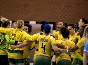 Seleção Brasileira de Handebol participa de sessão de autógrafos em Maceió