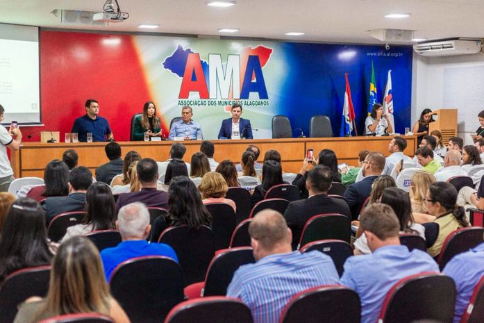 Setur apresenta políticas públicas para o turismo aos municípios alagoanos