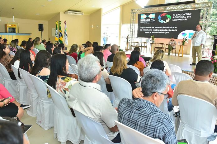 Em encontro da Undime/AL, prefeito Luciano destaca união pelo avanço da qualidade do ensino em AL