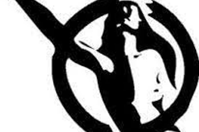 "Pra não continuar morando comigo na rua,minha mãe me deu pra uma senhora. Hoje uso minha história pra fazer revolução" - diz Sabrina Martins