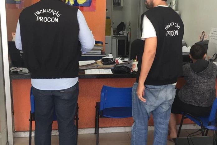 Fiscais do Procon Maceió realizam fiscalização em financeiras
