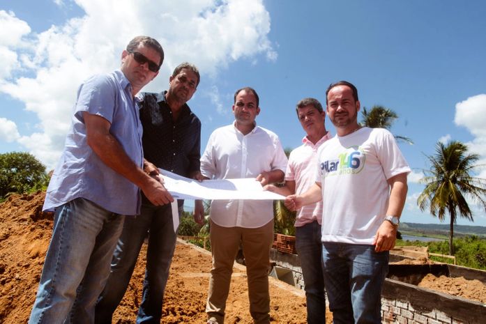 Prefeito Renato Filho assina quatro ordens de serviço para o município