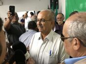 Teófilo confirma problemas de saúde, nega afastamento e assegura reeleição