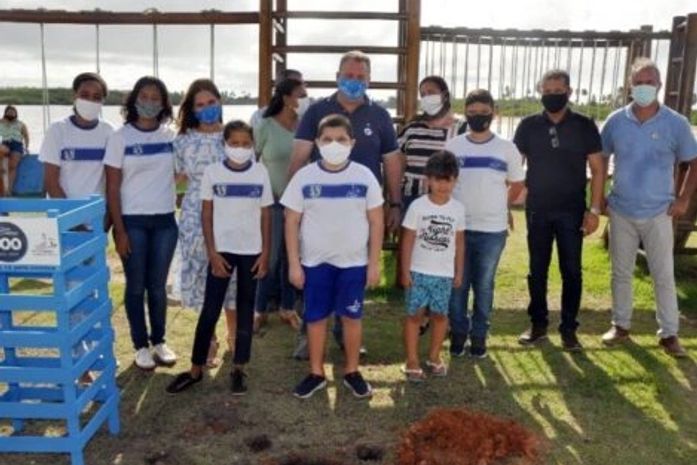 Crianças plantam árvores em homenagem ao centenário de Porto de Pedras
