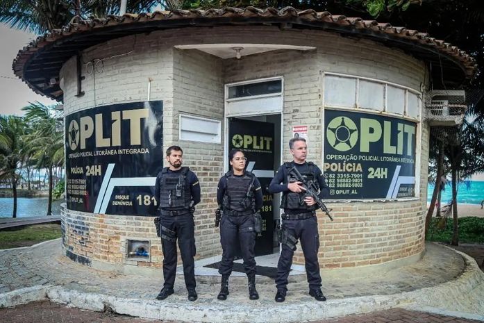 Idoso é preso em flagrante após se masturbar na frente de mulher na praia de Jatiúca