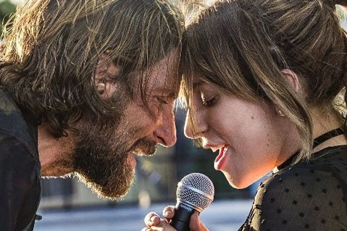 Um conto de dois filmes no drama "Nasce uma estrela"