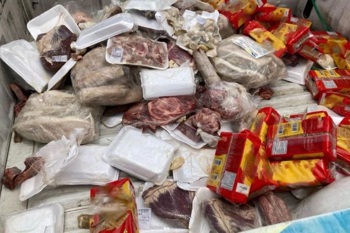 Vigilância Sanitária de Maceió apreende 200 kg de alimentos na Santa Amélia