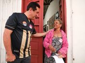 Severino Pessoa arrasta multidão durante caminhada no Bom Sucesso