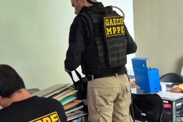 MP deflagra operação que apura desvio de verba na Prefeitura do Recife